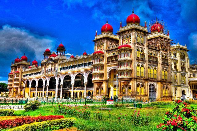 Large building red domes green #3 free wallpaper for desktop - medium preview image
