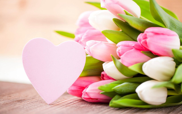 Tulips heart card table wooden free wallpaper for desktop - medium preview image