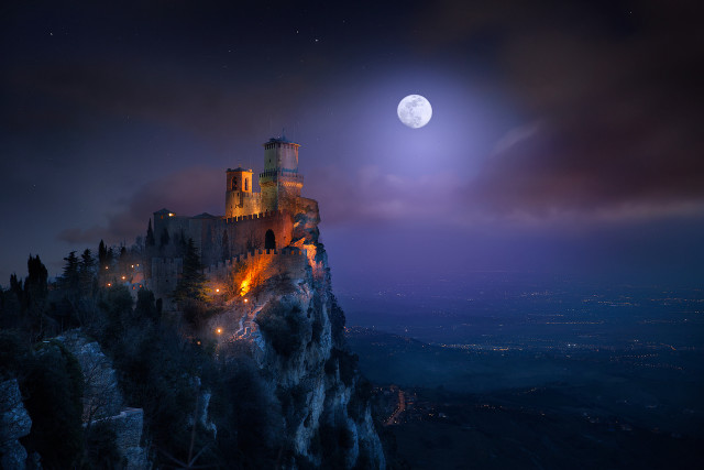 Castle hill full moon night free wallpaper for desktop - medium preview image