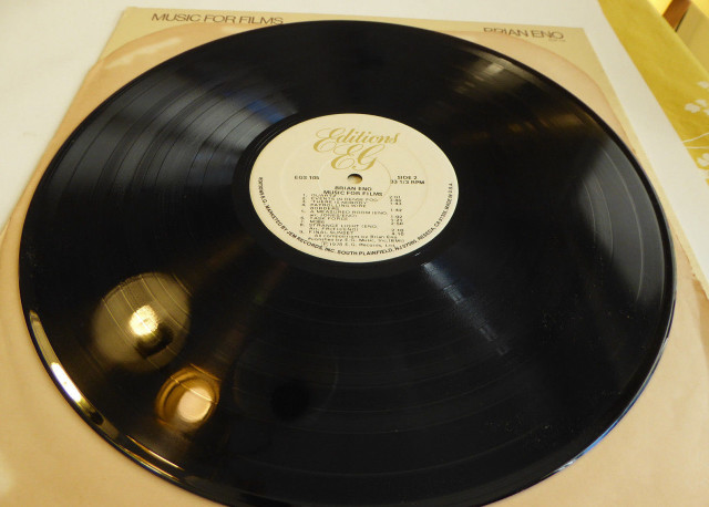 Record player case table background free wallpaper for desktop - medium preview image