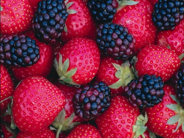 Fresh berries green leaves red free wallpaper for desktop - medium preview image