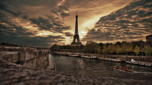 Boat river eiffel tower cloudy free wallpaper for desktop - medium preview image