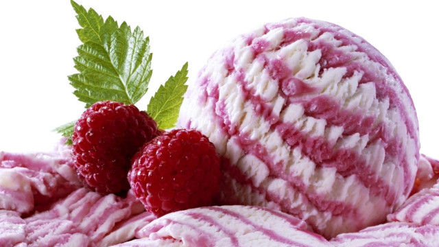 Strawberry ice cream raspberries blanket free wallpaper for desktop - medium preview image