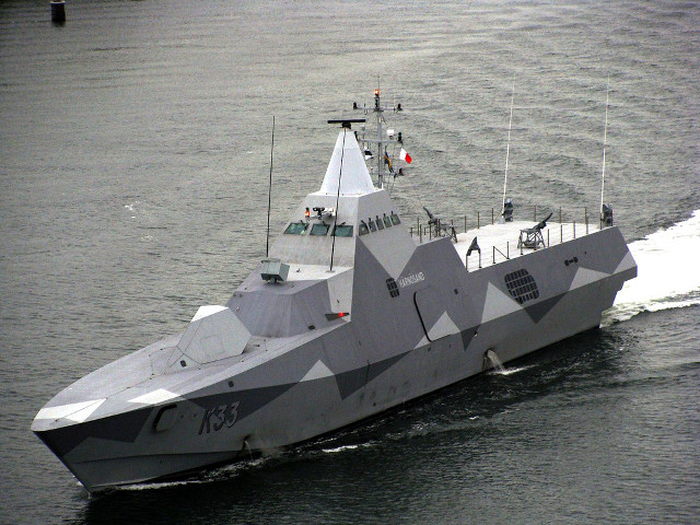 Large gray boat people helicopter free wallpaper for desktop - medium preview image