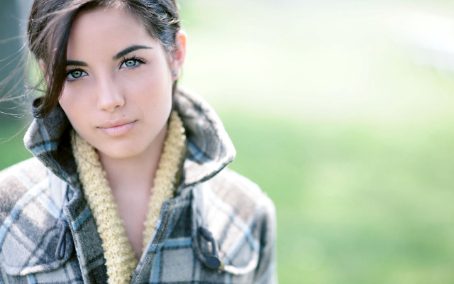 Woman plaid shirt yellow necklace free wallpaper for desktop - medium preview image