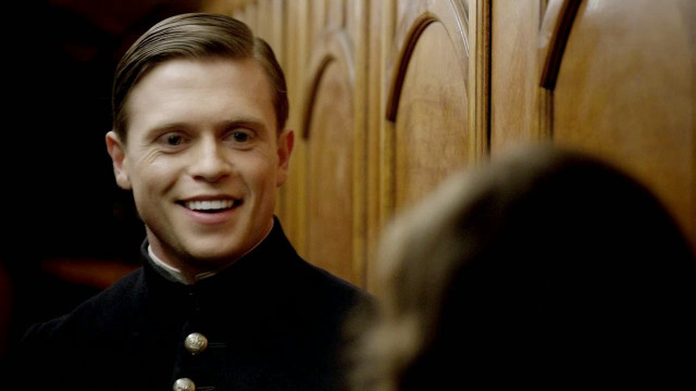 Man uniform smiling mirror room free wallpaper for desktop - medium preview image