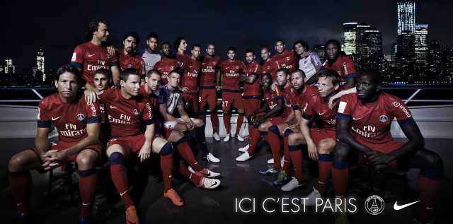 Soccer team photo city skyline free wallpaper for desktop - medium preview image