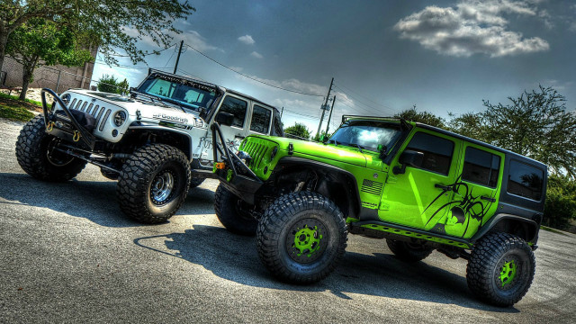 Green jeeps tiltshift military vehicle free wallpaper for desktop - medium preview image