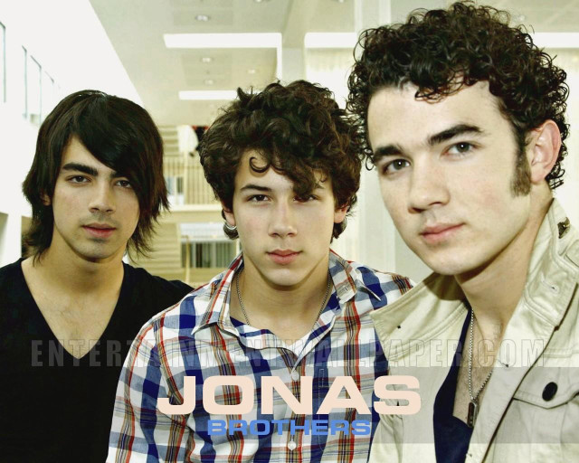 Three young men mall lobby free wallpaper for desktop - medium preview image