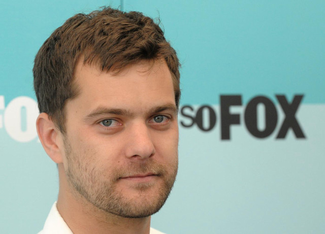 Man beard white shirt tie #2 free wallpaper for desktop - medium preview image