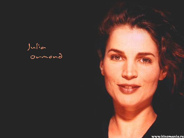 Julia oconnor symmetrical portrait realistic free wallpaper for desktop - medium preview image