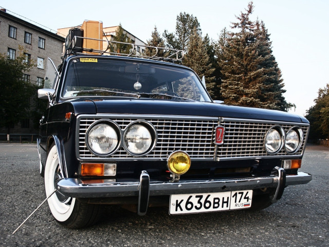 Black car parking lot building #10 free wallpaper for desktop - medium preview image