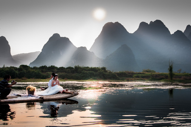 Bride groom raft water mountains free wallpaper for desktop - medium preview image