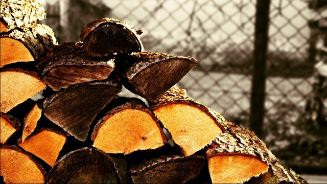 Logs chain link fence street free wallpaper for desktop - medium preview image