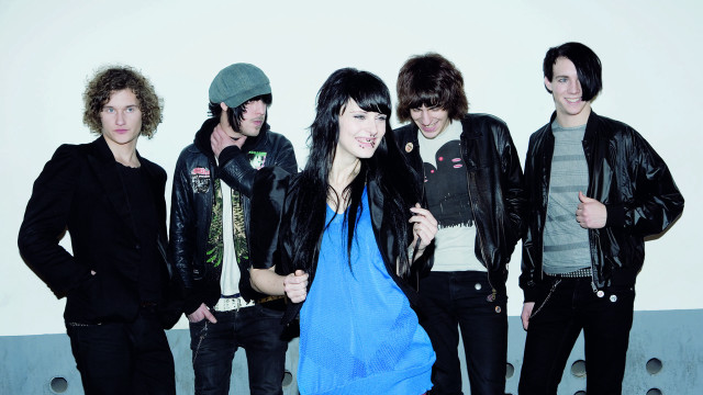 Young people wall white background free wallpaper for desktop - medium preview image