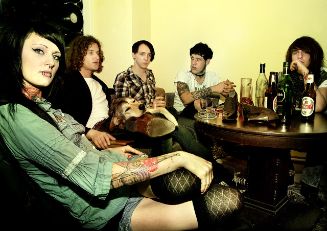 Group people table wine bottles free wallpaper for desktop - medium preview image