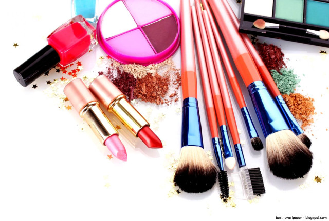 Makeup brushes cosmetics white surface free wallpaper for desktop - medium preview image