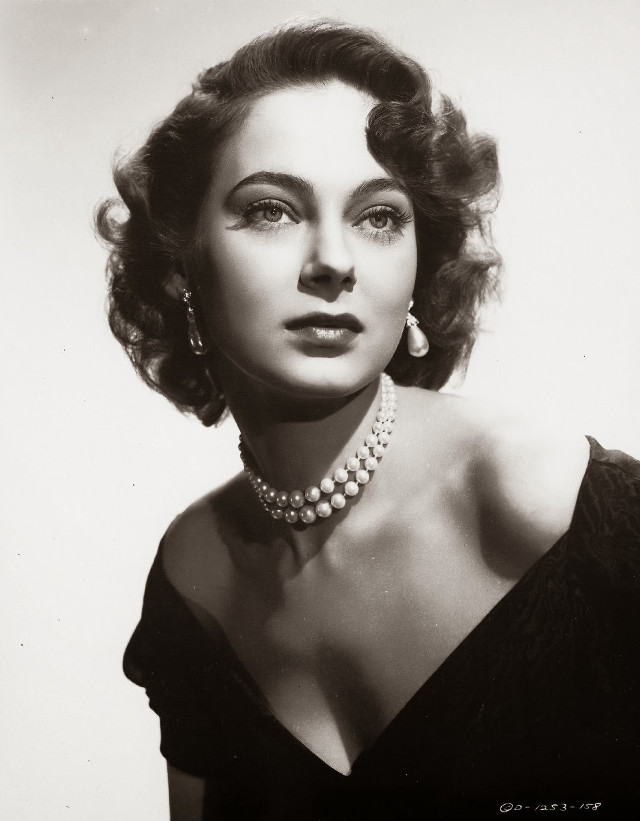 Woman black dress necklace pearls free wallpaper for mobile - medium preview image