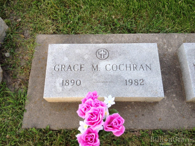 Grave flowers cross nameplate memorial free wallpaper for desktop - medium preview image