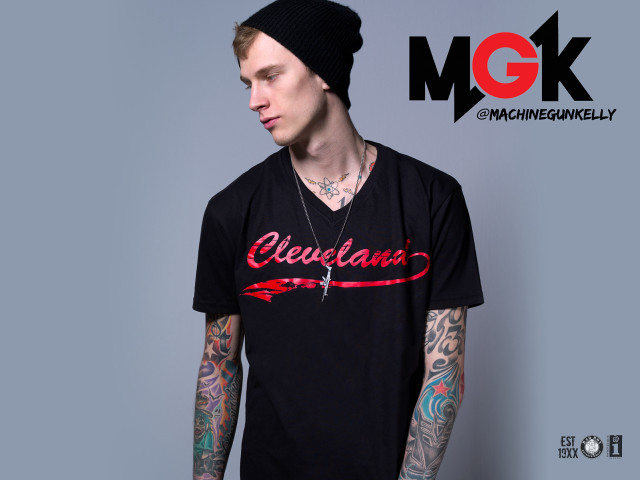 Man tattoo black shirt beanie free wallpaper for desktop - medium preview image