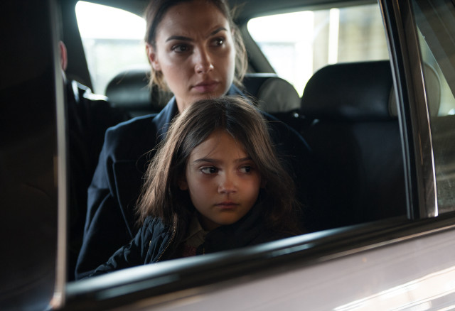 Woman girl car window blurry free wallpaper for desktop - medium preview image