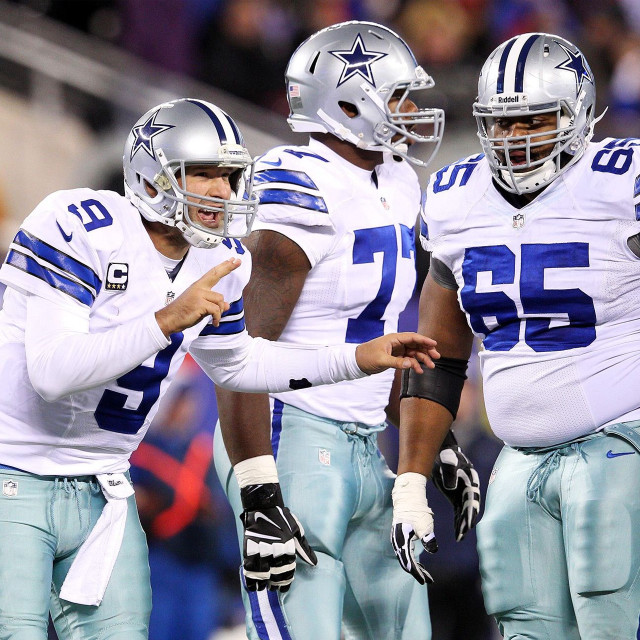 Cowboys players standing field pointing free wallpaper for tablet - medium preview image