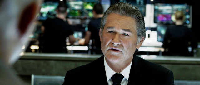 Man suit tie looking woman free wallpaper for desktop - medium preview image