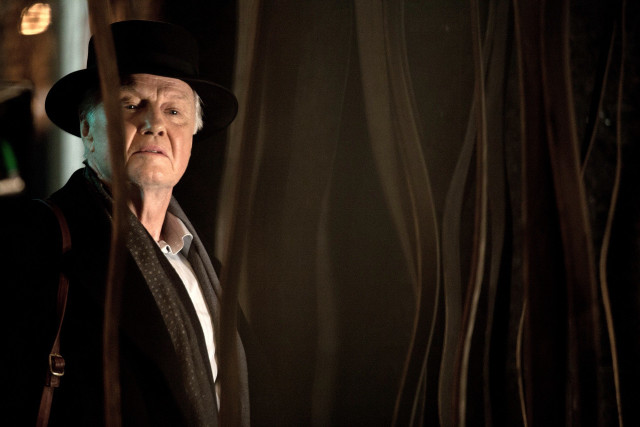 Man hat suit serious looking free wallpaper for desktop - medium preview image