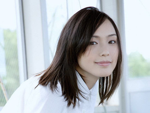 Woman white shirt tie posing free wallpaper for desktop - medium preview image