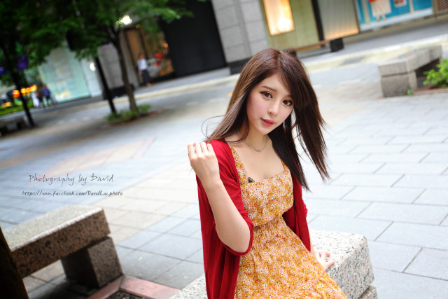 City square woman dress red free wallpaper for desktop - medium preview image