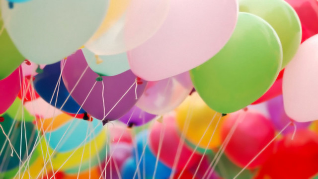 Balloons in the air background #2 free wallpaper for desktop - medium preview image