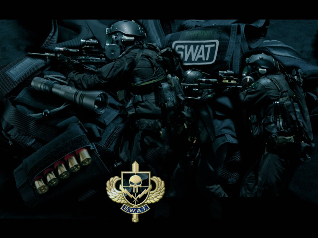 Soldiers guns helmets back group free wallpaper for desktop - medium preview image