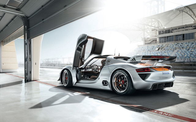 White sports car garage doors #2 free wallpaper for desktop - medium preview image