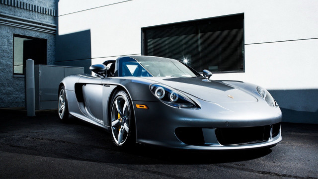 Silver sports car open door free wallpaper for desktop - medium preview image