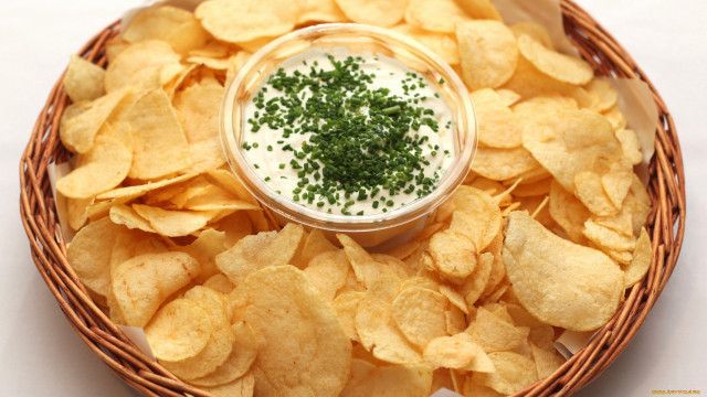 Basket of chips with dip free wallpaper for desktop - medium preview image