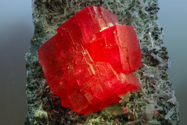 Red rock moss crystal cubism free wallpaper for desktop - medium preview image