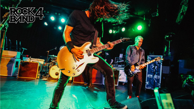 Man playing guitar on stage #5 free wallpaper for desktop - medium preview image