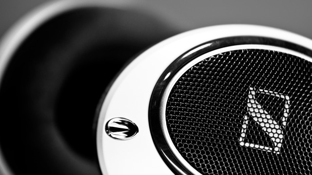 Close up speaker black white free wallpaper for desktop - medium preview image