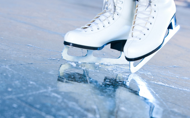Ice skating reflection water person free wallpaper for desktop - medium preview image