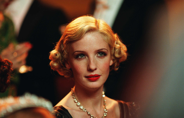 Woman necklace red lips man free wallpaper for desktop - medium preview image