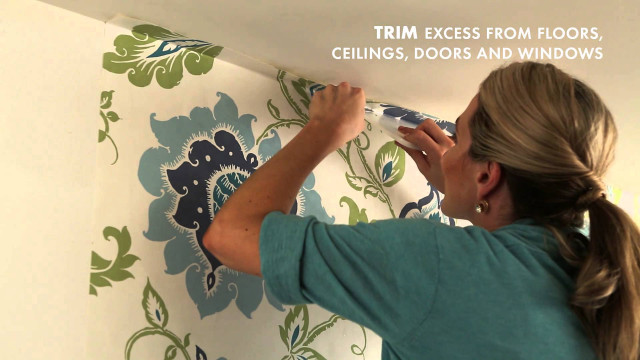 Woman painting wall flower pattern free wallpaper for desktop - medium preview image