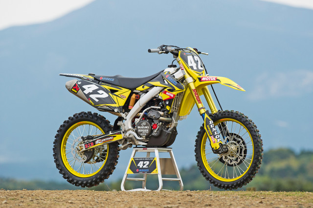 Yellow dirt bike stand dirt #2 free wallpaper for desktop - medium preview image