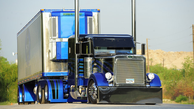 Blue semi truck large trailer free wallpaper for desktop - medium preview image