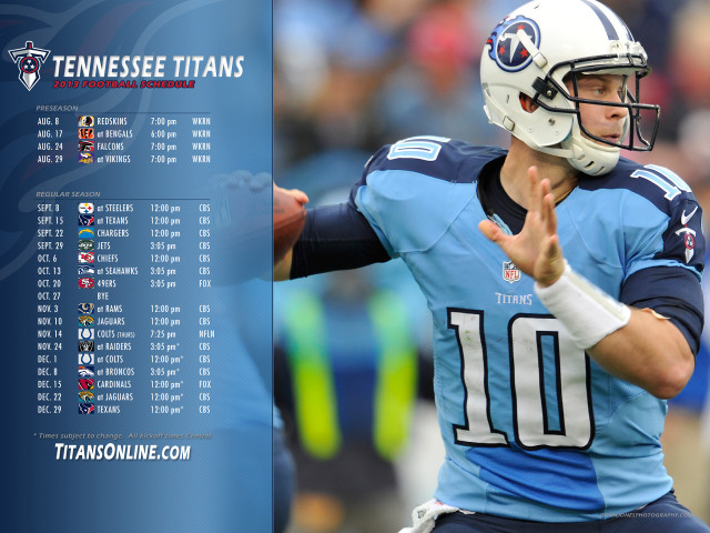 Football player throwing ball game #7 free wallpaper for desktop - medium preview image