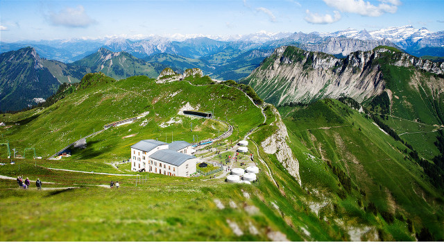 House mountain view people walking free wallpaper for desktop - medium preview image