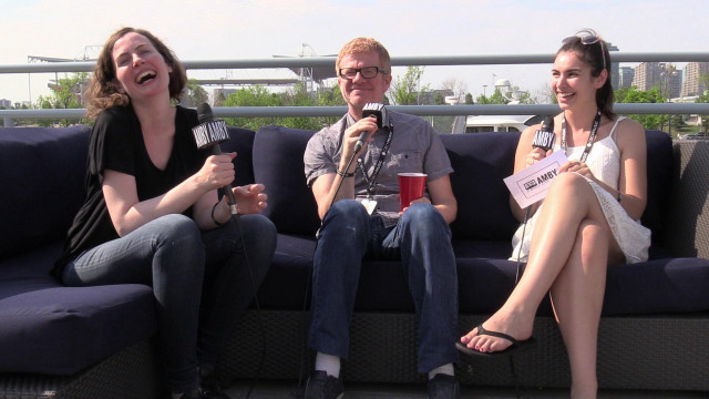 Three people couch microphone woman free wallpaper for desktop - medium preview image