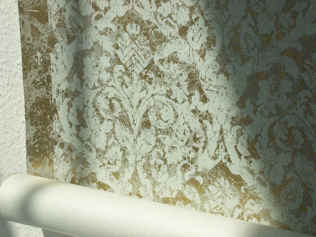 White curtain gold pattern bathroom free wallpaper for desktop - medium preview image