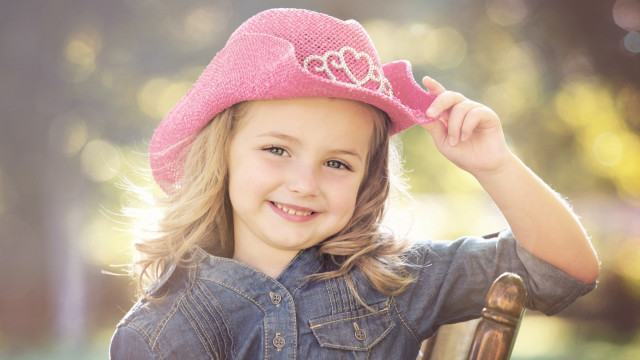 Little girl pink hat smiling #2 free wallpaper for desktop - medium preview image