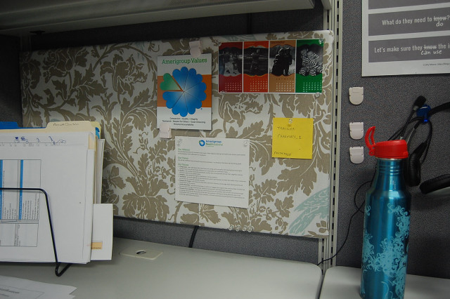 Desk blue water bottle bulletin free wallpaper for desktop - medium preview image