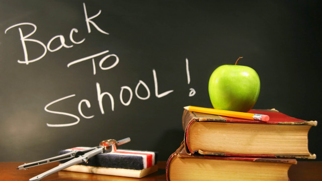 Chalkboard green apple books pencil free wallpaper for desktop - medium preview image